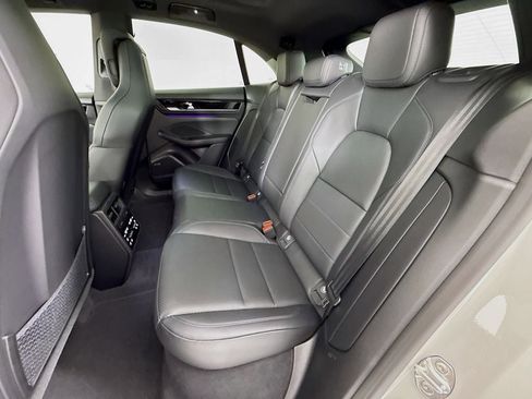 New 2026 Porsche Macan Electric RWD image 24