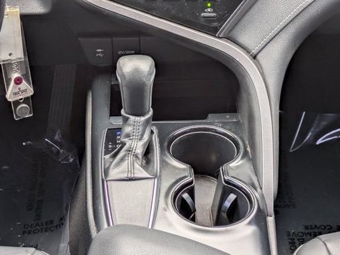 Used 2019 Toyota Camry SE FWD image 17