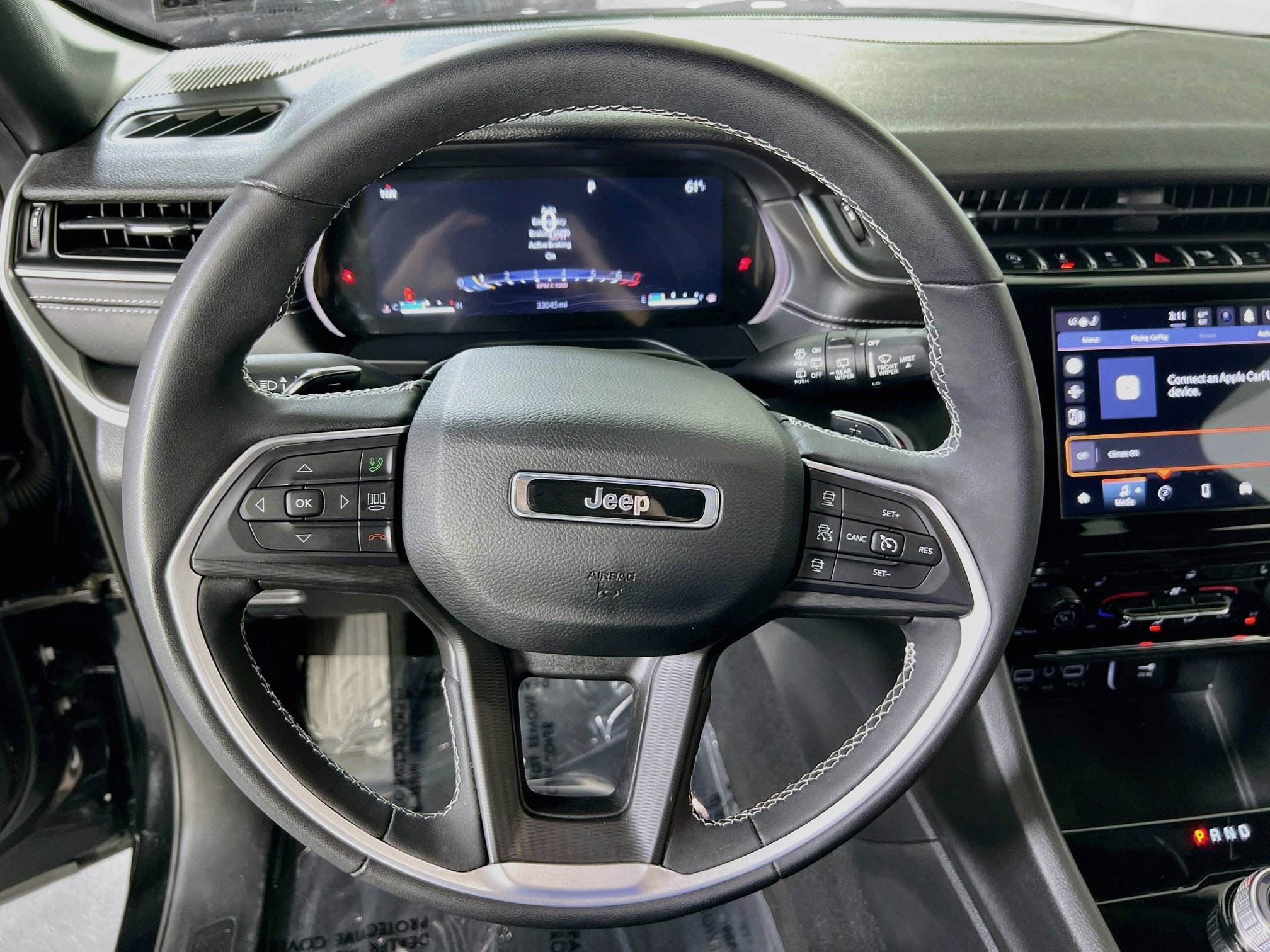 Used 2023 Jeep Grand Cherokee Altitude AWD/4WD image 11