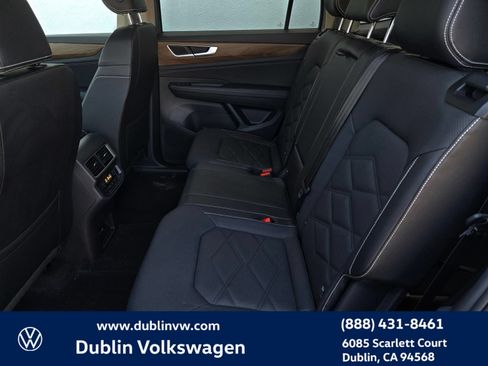 Used 2024 Volkswagen Atlas SE FWD image 12
