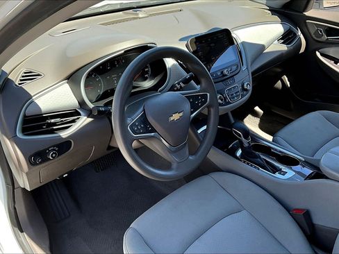 Used 2024 Chevrolet Malibu LT FWD image 17