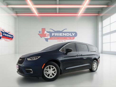 New 2025 Chrysler Pacifica Select image 27
