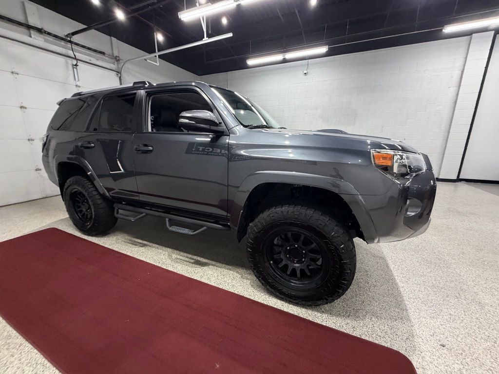 Used 2018 Toyota 4Runner TRD Off-Road Premium AWD/4WD image 11