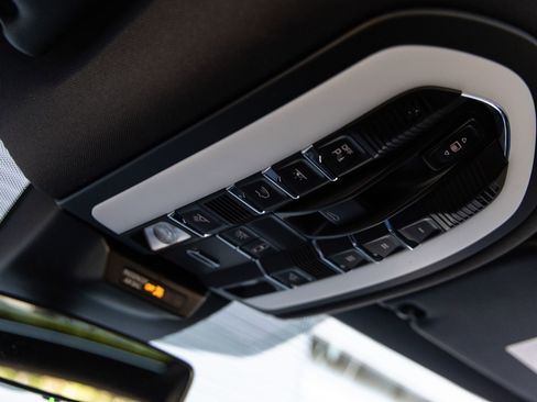 Certified 2026 Porsche Macan image 19