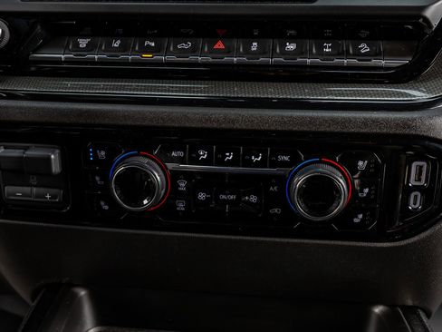 Used 2024 Chevrolet Silverado 2500 ZR2 w/ Technology Package image 27