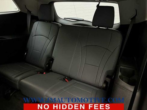 Used 2021 Buick Enclave Essence image 16