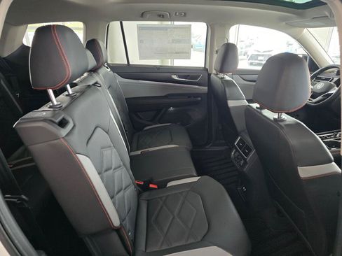 New 2026 Volkswagen Atlas Peak Edition AWD/4WD image 40