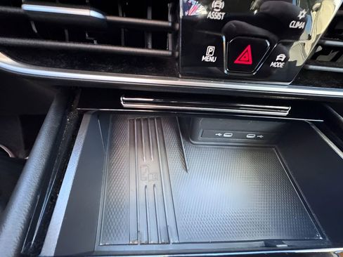 Used 2025 Volkswagen Atlas SE image 24