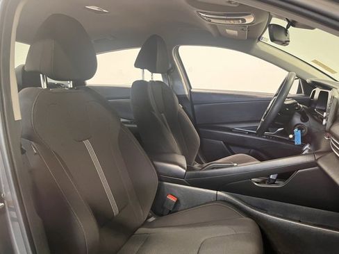 Used 2024 Hyundai Elantra SE image 10