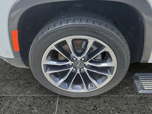 Used 2022 Jeep Wagoneer Series III w/ Premium Group I RWD image 16
