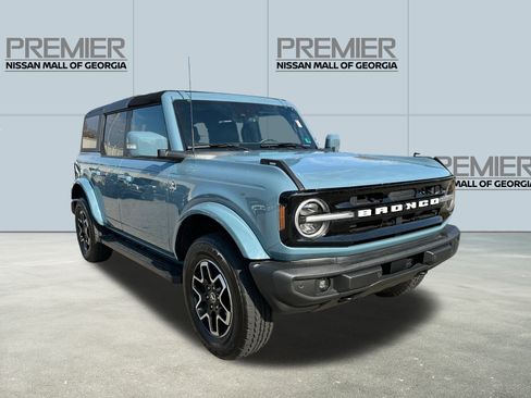 Used 2023 Ford Bronco Outer Banks image 3