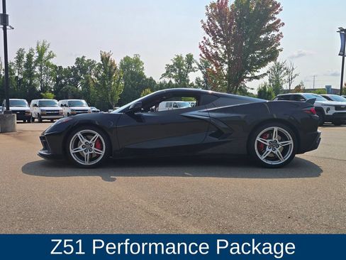 Used 2023 Chevrolet Corvette Stingray Preferred Cpe w/ Z51 Performance Package RWD image 5