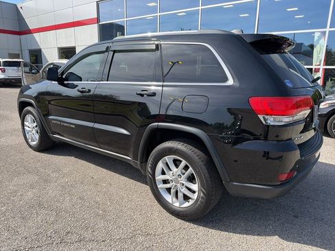 Used 2017 Jeep Grand Cherokee Laredo w/ Quick Order Package 23E image 2