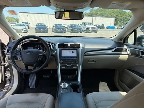 Used 2020 Ford Fusion SE AWD/4WD image 17