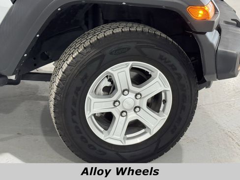 Used 2022 Jeep Wrangler Sport S image 13