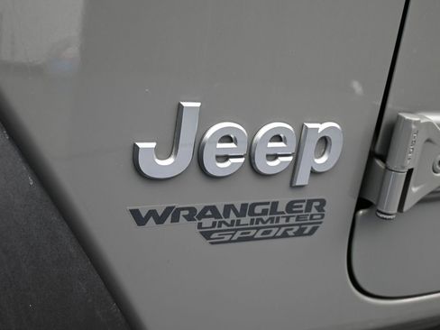 Used 2020 Jeep Wrangler Unlimited Sport S image 31