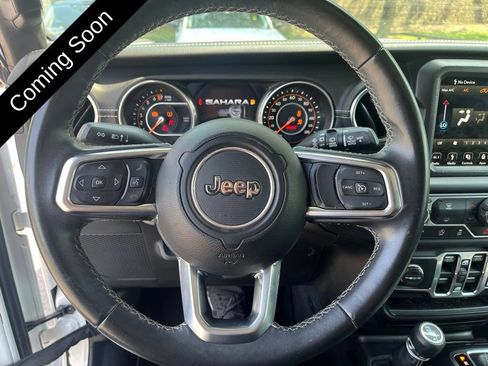 Used 2018 Jeep Wrangler Unlimited Sahara AWD/4WD image 13