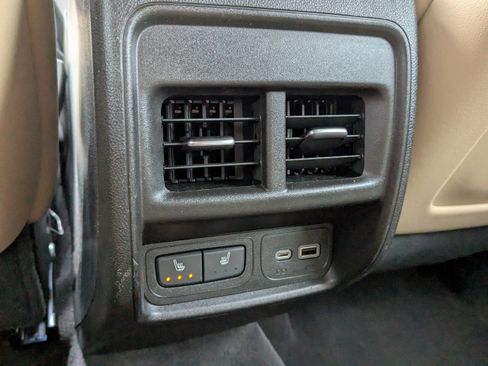 Used 2024 Cadillac XT4 Premium Luxury image 20