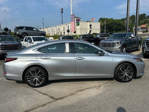 Used 2024 Lexus ES 350 w/ Premium Package FWD image 8