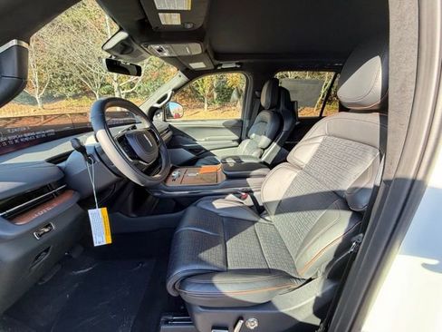 New 2025 Lincoln Navigator L Black Label image 15