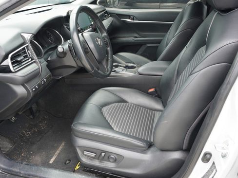 Used 2022 Toyota Camry SE FWD image 9