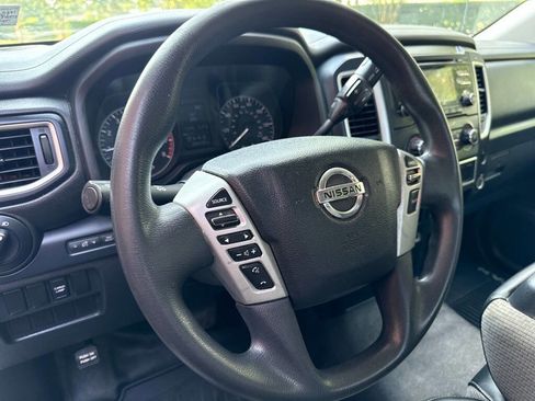 Used 2017 Nissan Titan S AWD/4WD image 15