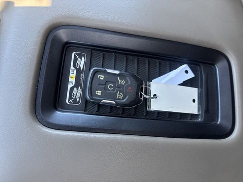 Used 2015 GMC Yukon SLT w/ Open Road Package AWD/4WD image 32