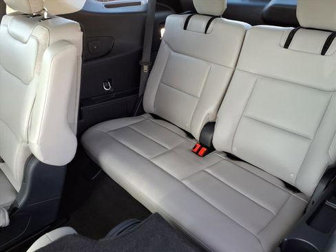 Certified 2025 Ford Explorer Active w/ Active Comfort Package AWD/4WD image 8