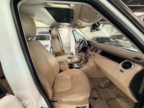 Used 2016 Land Rover LR4 image 13