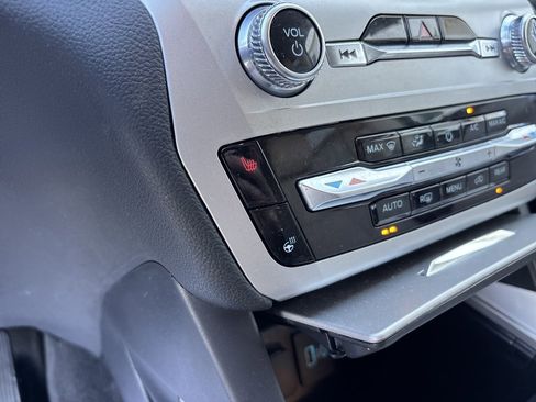 Used 2022 Ford Explorer XLT w/ Equipment Group 202A image 21