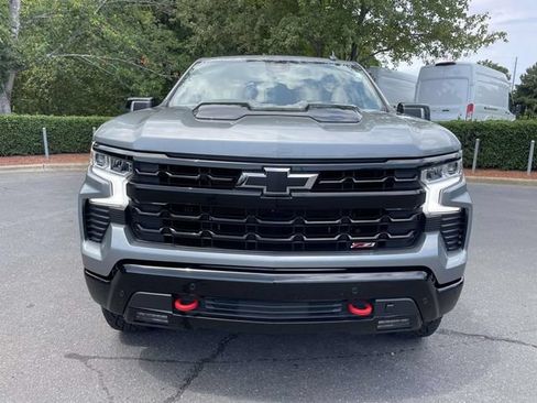 Used 2025 Chevrolet Silverado 1500 LT Trail Boss w/ Convenience Package II AWD/4WD image 2