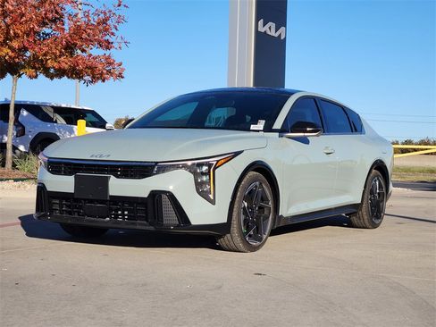 New 2025 Kia K4 GT-Line w/ GT-Line Sunroof Package image 2