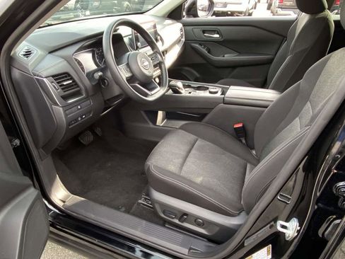 Used 2024 Nissan Rogue SV image 12