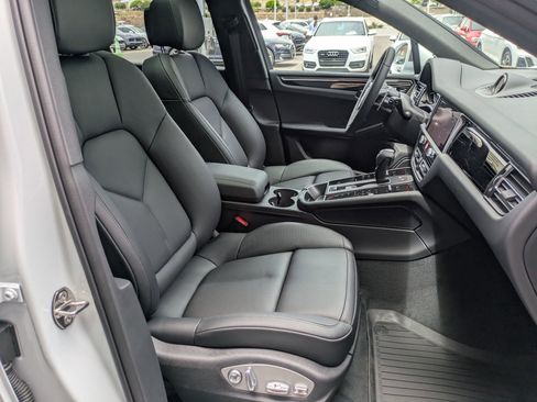 New 2025 Porsche Macan image 25