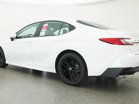 Used 2026 Toyota Camry SE FWD image 39