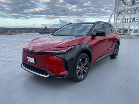 Certified 2023 Toyota bZ4X AWD w/ Weather Package image 7