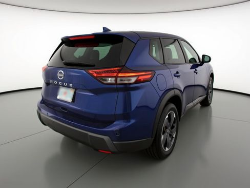 Used 2025 Nissan Rogue SV image 9