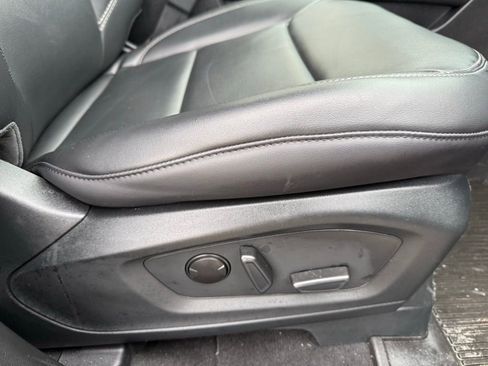 Used 2023 Ford Explorer XLT w/ Equipment Group 202A image 32