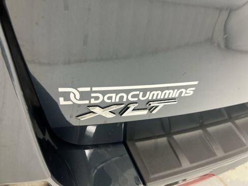 Used 2022 Ford Explorer XLT w/ Equipment Group 202A AWD/4WD image 27