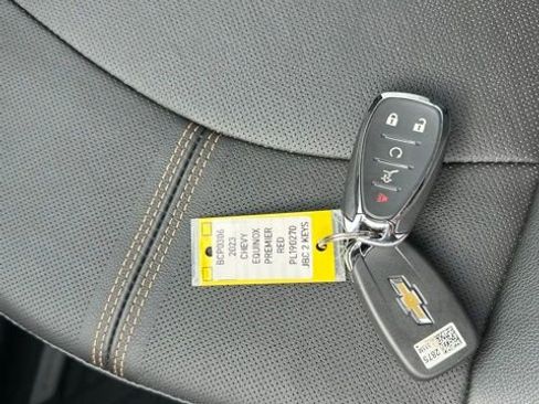 Used 2023 Chevrolet Equinox Premier AWD/4WD image 15