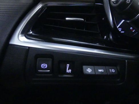 Used 2022 Cadillac XT6 Sport w/ Platinum Package image 23