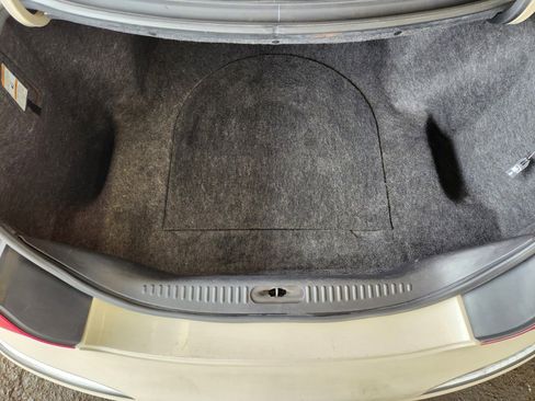 Used 2002 Lincoln Continental image 11