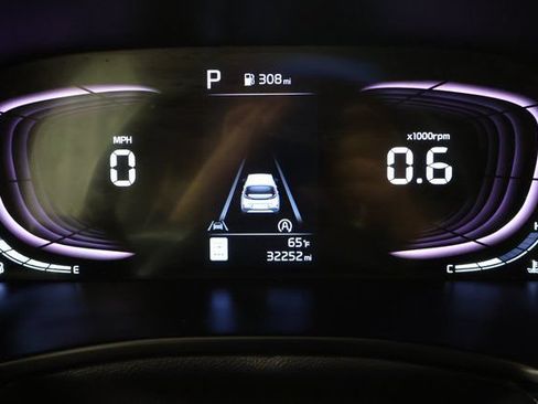 Used 2024 Kia Soul LX w/ Option Group 015 FWD image 14