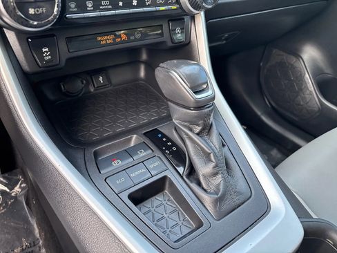 Used 2022 Toyota RAV4 XLE Premium FWD image 22