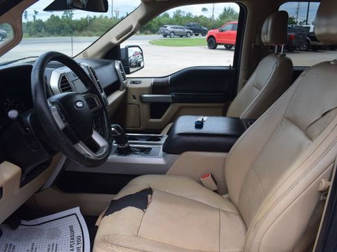 Used 2015 Ford F150 Lariat w/ Equipment Group 502A Luxury AWD/4WD image 8