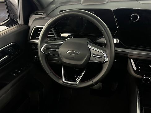 Used 2025 Chevrolet Suburban RST image 14