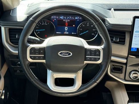 Certified 2022 Ford Expedition XLT image 15