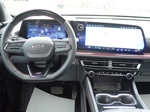 Used 2024 Chevrolet Traverse RS image 21