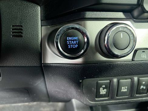 Used 2023 Toyota Tacoma SR5 AWD/4WD image 21