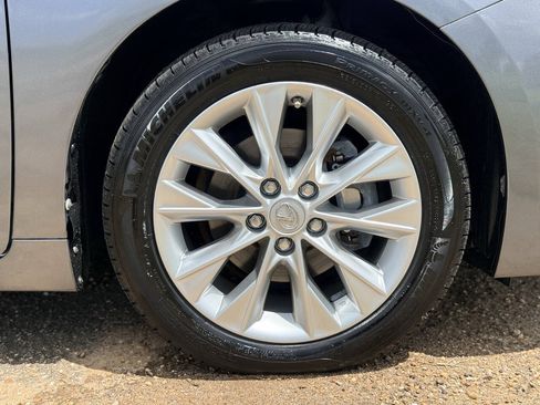 Used 2013 Lexus ES 300h w/ Premium Pkg FWD image 9